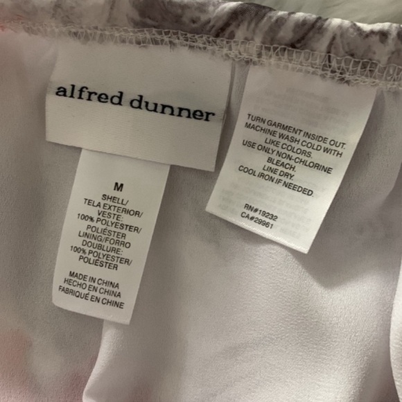 Alfred Dunner "Rose Hill" Pink & Gray Floral Skirt
Size M - Picture 6 of 6